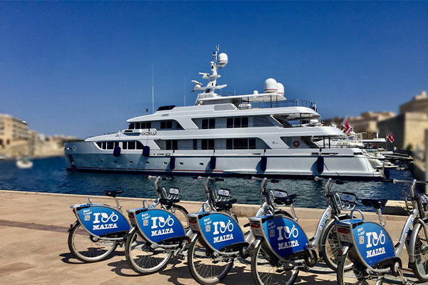 在2025年，马耳他永久居留计划（MPRP）经过重大改革，成为欧洲性价比最高的移民项目之一。新政策于2025年8月1日正式生效，主要包括引入1年临时居留许可、优化费用结构和放宽房产要求等，极大提升了项目的吸引力。