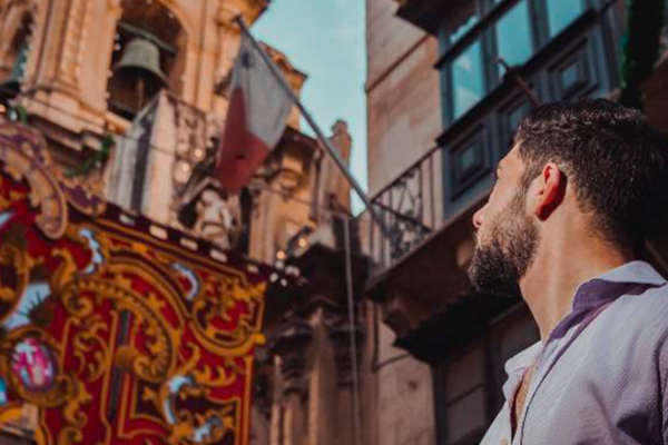 Malta Vision 2050是马耳他政府正在拟定的一项国家级长期发展战略，旨在为2025年至2050年的国家发展绘制蓝图，Malta Vision 2050描绘了一个雄心勃勃的未来：一个绿色、智慧、包容、富裕的马耳他，最终目的为将马耳他塑造为一个更具韧性、包容性、可持续性和竞争力的国家。